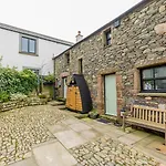 High Trees Byre - Two Bed With Log Burner & Incredible Views *