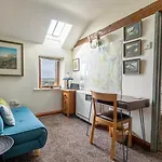 Semesterbostad High Trees Byre - Two Bed With Log Burner & Incredible Views *