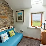 High Trees Byre - Two Bed With Log Burner & Incredible Views Semesterbostad *