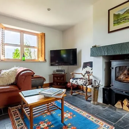 High Trees Byre - Two Bed With Log Burner & Incredible Views Holiday home *