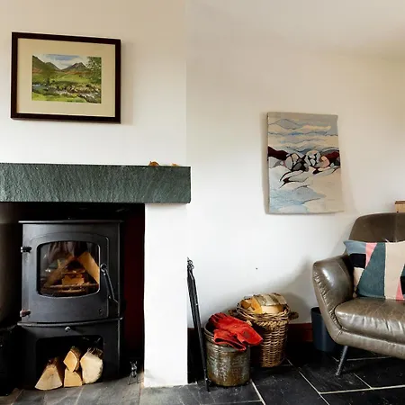 High Trees Byre - Two Bed With Log Burner & Incredible Views *