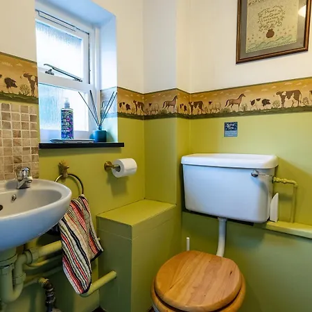 High Trees Byre - Two Bed With Log Burner & Incredible Views Workington