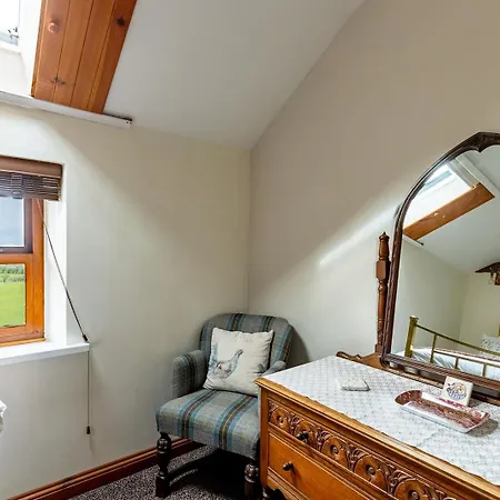 High Trees Byre - Two Bed With Log Burner & Incredible Views Workington