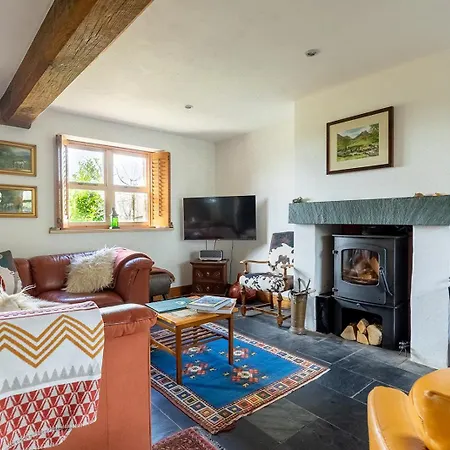 High Trees Byre - Two Bed With Log Burner & Incredible Views *