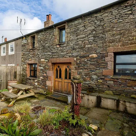 High Trees Byre - Two Bed With Log Burner & Incredible Views *