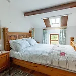 Feriehus High Trees Byre - Two Bed With Log Burner & Incredible Views *