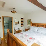 High Trees Byre - Two Bed With Log Burner & Incredible Views Workington