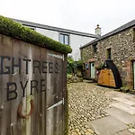 High Trees Byre - Two Bed With Log Burner & Incredible Views Feriehus