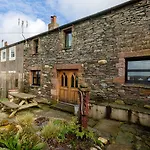 High Trees Byre - Two Bed With Log Burner & Incredible Views *